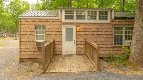 Yogi Bear Family Lodge 8-Person — image 15 of 15