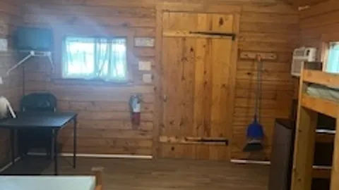Deluxe Cabin — image 7 of 7