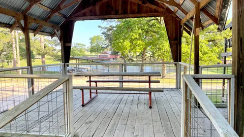 Cabin 03 — image 2 of 10