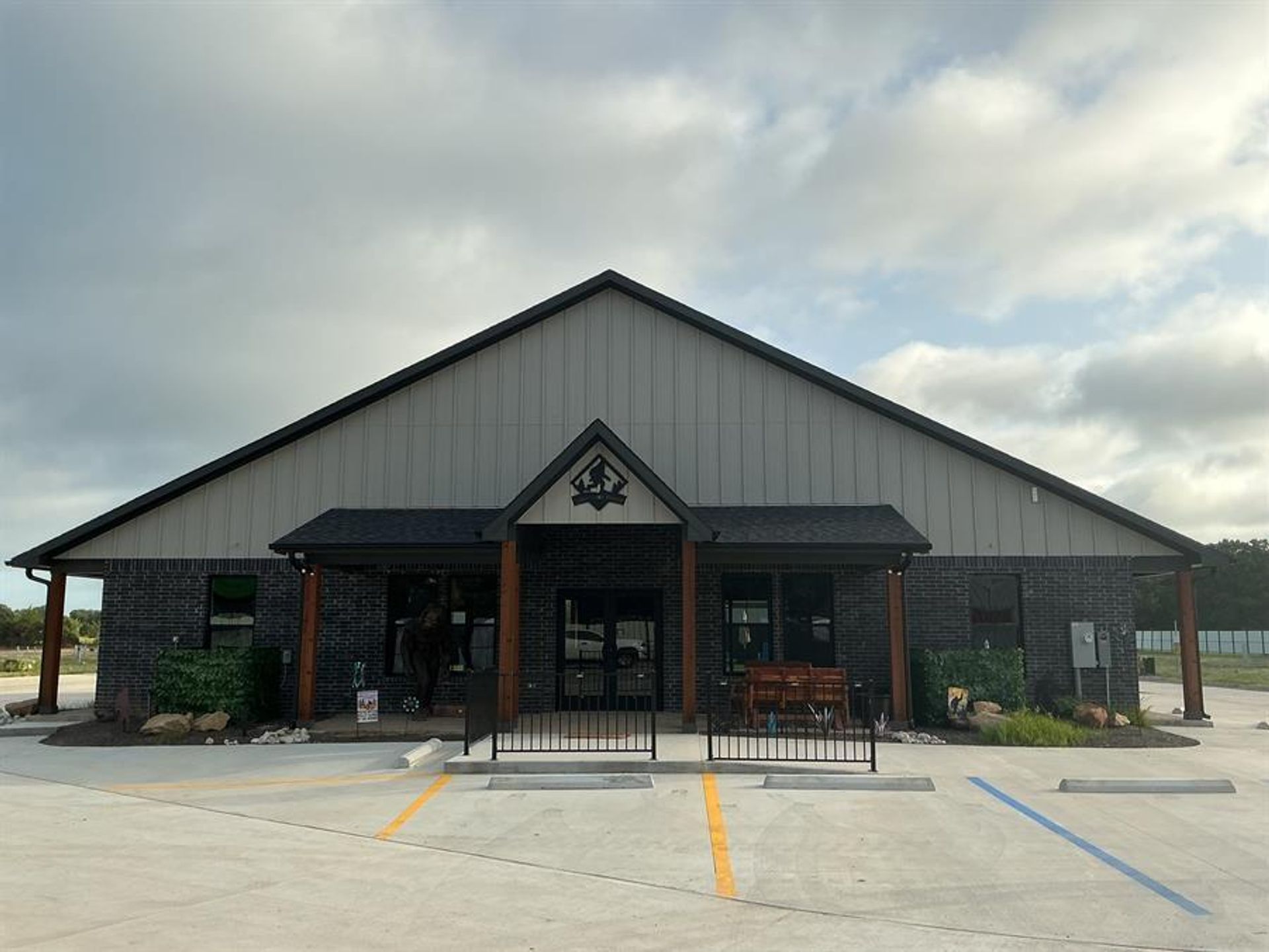 Bigfoot's Cedar Creek Retreat, Kemp