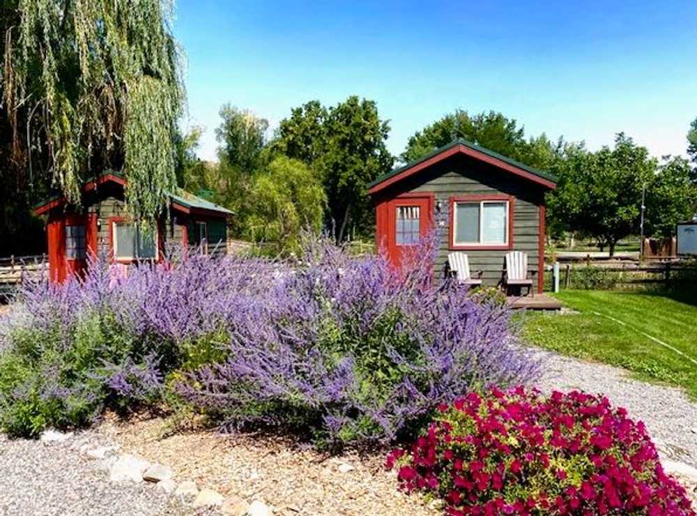 Rustic Cabin w/Twin Beds