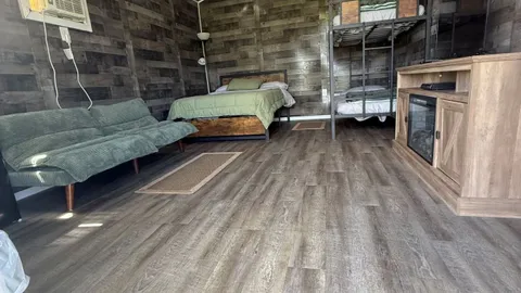 Wolf Pack Cabin — image 1 of 6