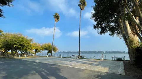 WATERFRONT - Pull in or Back in — image 1 of 10