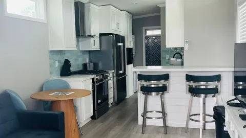 Premium Park Model Rental — image 2 of 9