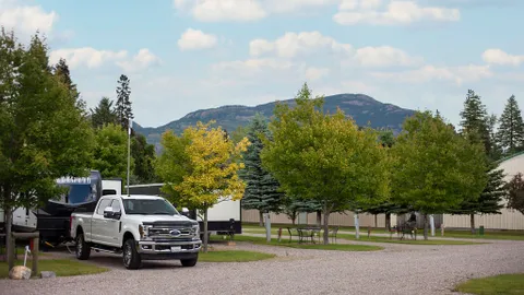 Pull-Through RV — image 1 of 7