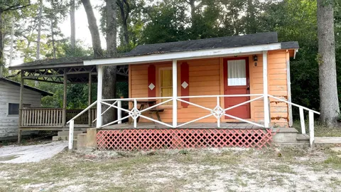 Cabin 01 — image 1 of 7