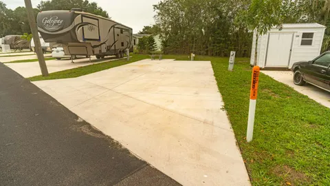 Elite Full Hookup RV Site — image 1 of 3