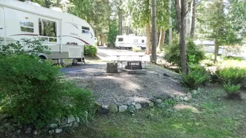 Short term Deluxe Full Hookup RV Site — image 1 of 1