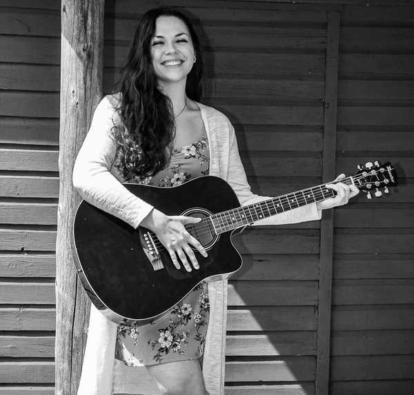 Guitarist Sarah Mitchell
