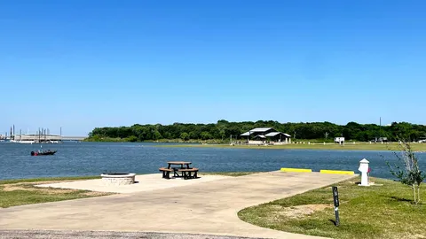 Premium Water Front Back In — image 1 of 1
