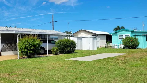 30/50 Amp Full Hookup RV Site — image 1 of 4