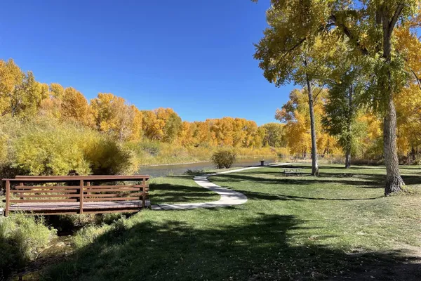 Woods and River RV Park – photo 1