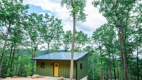 Studio Cabin #8 — image 1 of 6