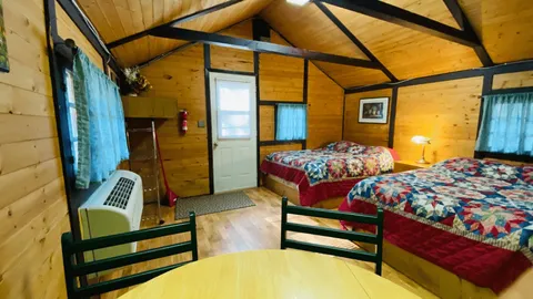 Cabin 04 — image 4 of 4