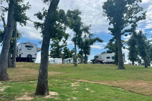 Buncombe Creek Marina RV Campground – photo 2