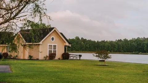 Lakeside Cottage 2 Bedroom — image 1 of 3
