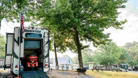 Premium Pull Thru RV — image 5 of 5