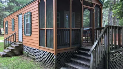 Cabin w/ Porch — image 1 of 1