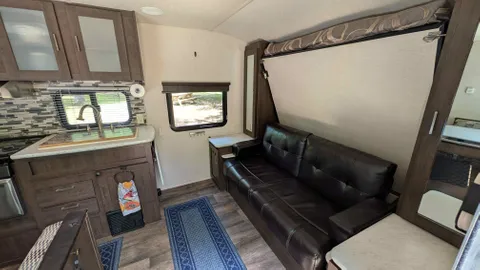 RV3 — image 7 of 7