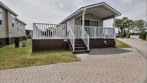 Rental Cottage 2 Bedroom — image 1 of 13