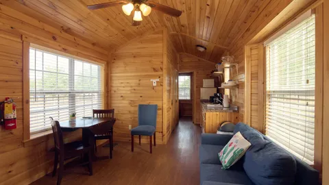 Pet Friendly Two Bedroom Cottage — image 5 of 5