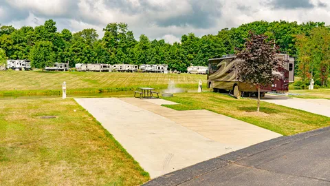 Full Hookup Pull In RV Site - Motorhome Only — image 1 of 4