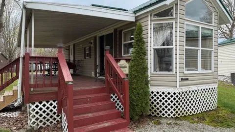 Lakeview Cabin: Sleeps 8 — Double Lofts & Covered Porch with Water Views — image 5 of 5