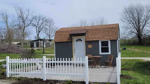 Standard Cabin — image 1 of 6