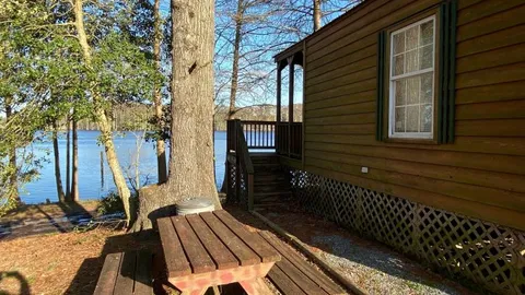 Basic Cabin — image 2 of 5