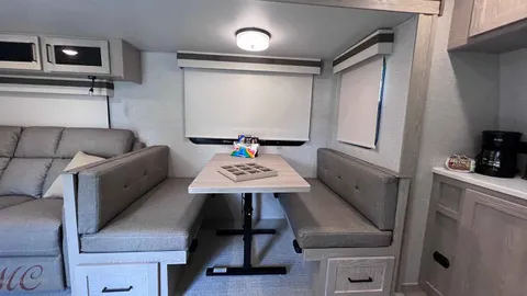 RV for Rent — image 2 of 7