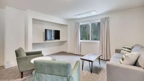 B&B Grizzly Suite — image 2 of 12