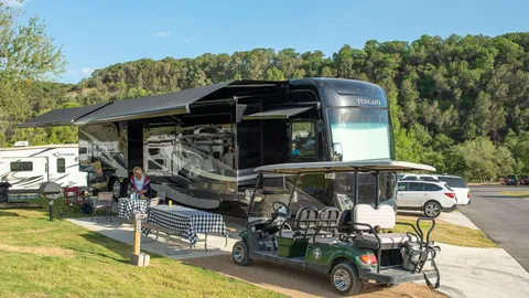 Red Carpet Pull-Thru RV — image 2 of 3
