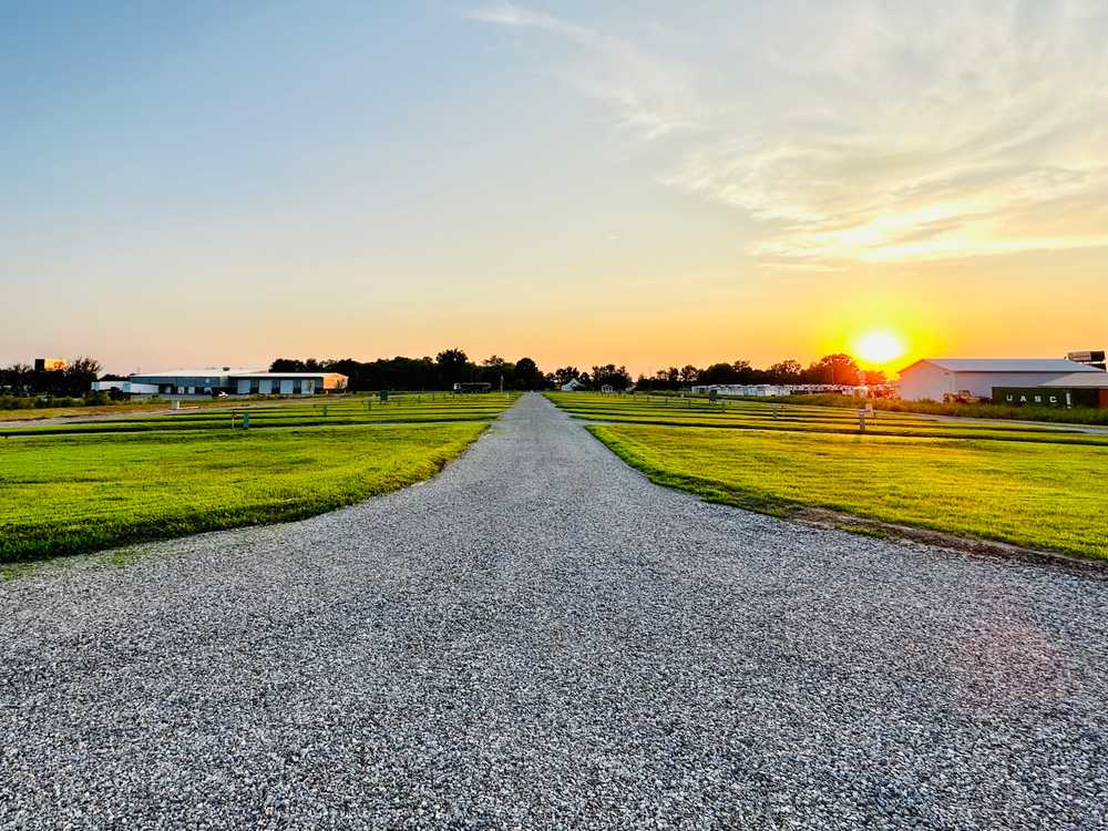 Weary Traveler, Seymour, Indiana - Photo 2