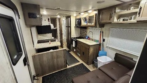 RV For Rent Conquest 3 beds — image 1 of 10