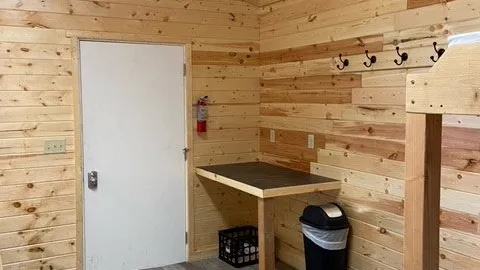 Cabin — image 2 of 5