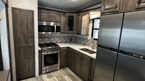 Fifth Wheel RV Rental — image 1 of 3