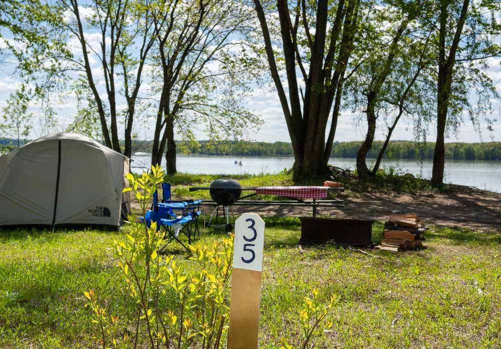 Spring Lake Campground, Savanna, Illinois - Photo 2