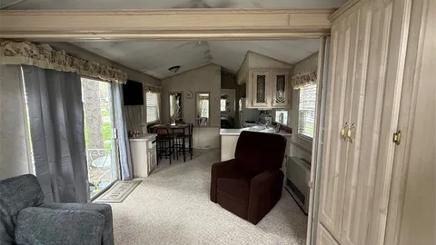 Jazzy's House — image 2 of 8