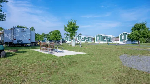Deluxe Back-In FHU RV Site — image 7 of 7