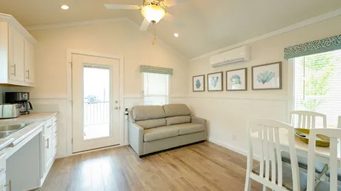 Carolina Cottage 1 Bedroom — image 11 of 11