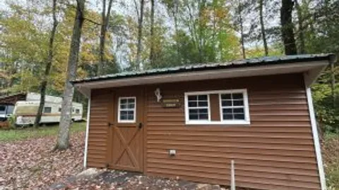 Woodview Cabin WELCOME PETS — image 2 of 2