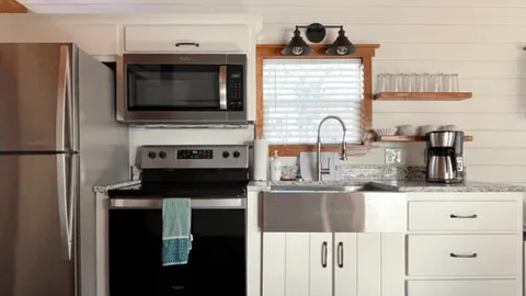 Tea Cup Cottage (Q & 2T) — image 2 of 8