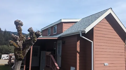 Waterfront Mobile Home — image 6 of 6