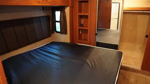 Lodging RV — image 2 of 10