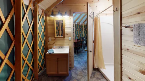 Yurt 1 — image 2 of 4