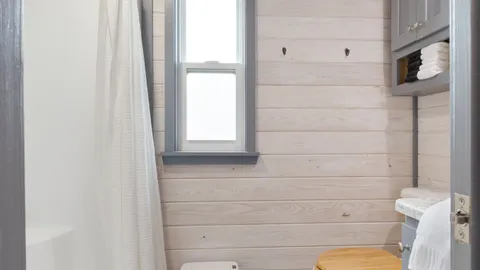 Tiny Home 98 - Vine Time — image 26 of 26