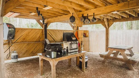 Raised Dome w/ Wooden Bearrel Hot Tub — image 2 of 14