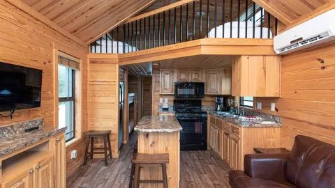 Hill Country Cottage — image 2 of 9