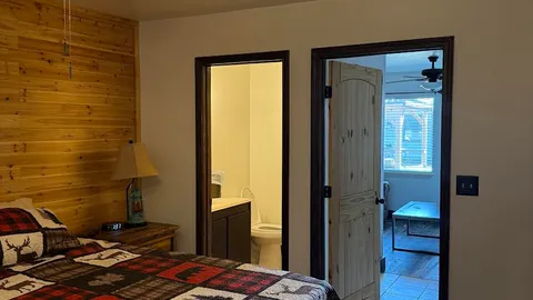 King Jacuzzi Suite — image 2 of 7