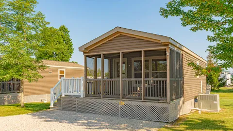 Cottage 2 Bedroom 1 Bath — image 2 of 9